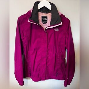 The North Face Women's Hooded Hyvent Windbreaker/Rain Jacket in‎ plum - Size M